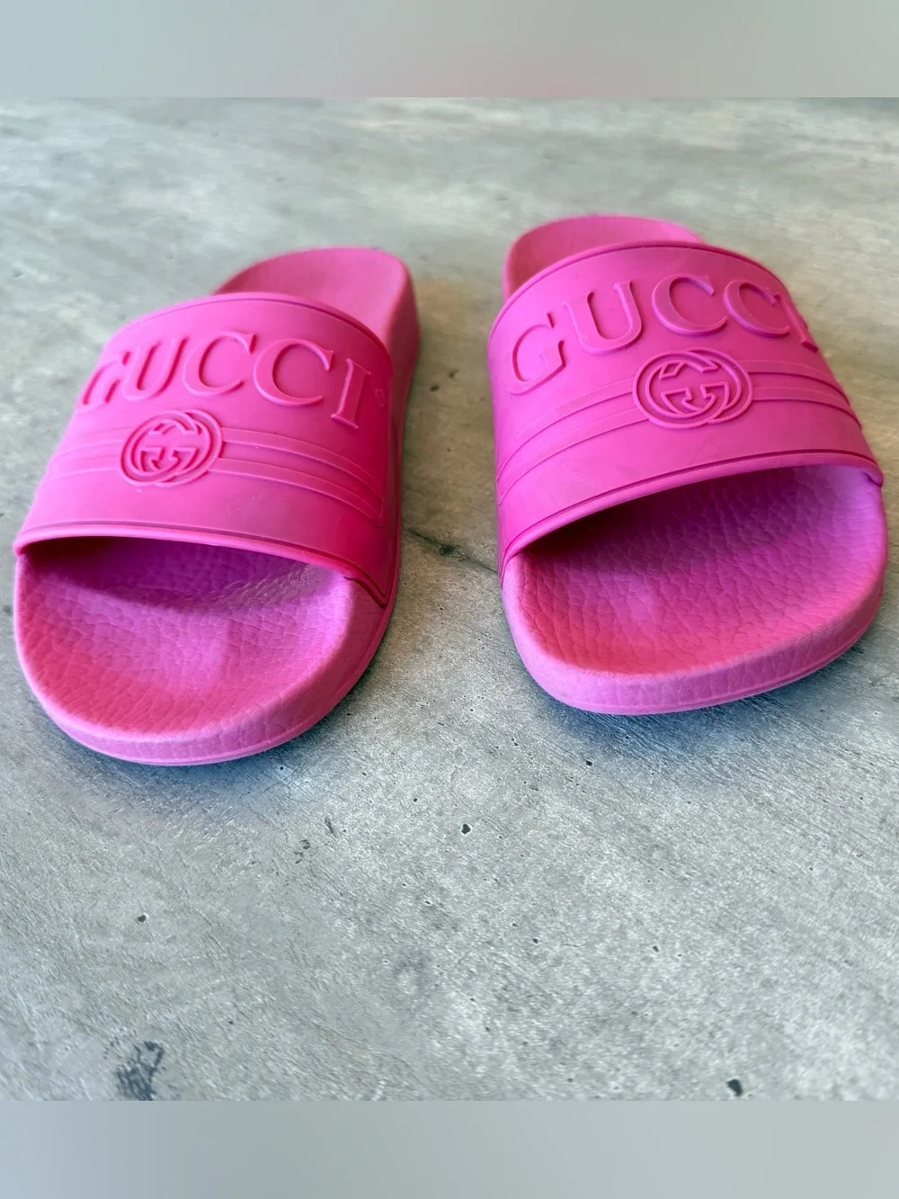 Gucci Hot Pink Rubber Logo Slide Sandals EU 35